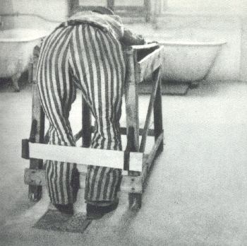 D&eacute;tenu au chevalet